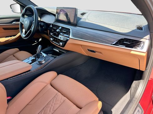 Certified 2023 BMW 530e w/ Premium Package RWD image 31