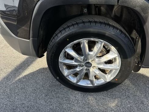 Used 2016 Jeep Cherokee Limited AWD/4WD image 31