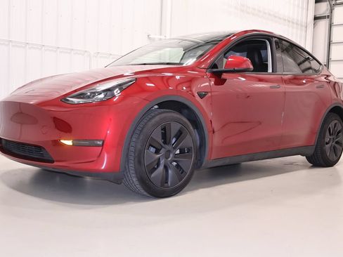 Used 2025 Tesla Model Y Long Range AWD/4WD image 5