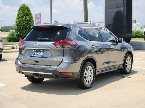 Used 2018 Nissan Rogue SV w/ Premium Package FWD image 7