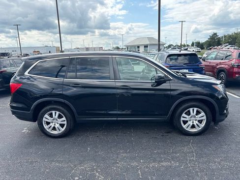 Used 2018 Honda Pilot LX image 2