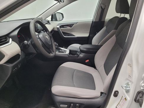 Used 2021 Toyota RAV4 XLE FWD image 17