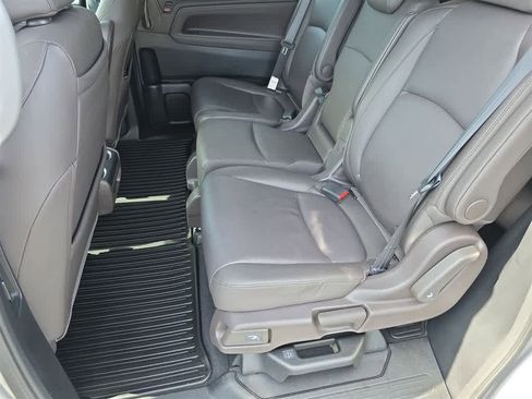 Certified 2018 Honda Odyssey Touring image 16
