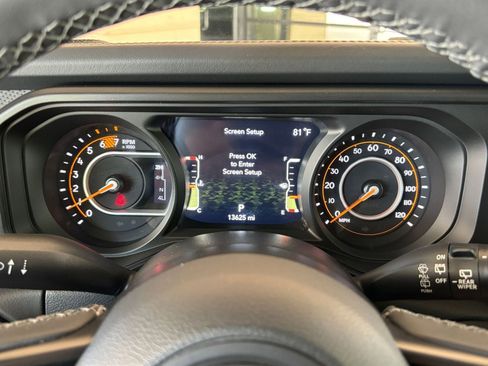 Used 2025 Jeep Wrangler Unlimited Rubicon AWD/4WD image 39