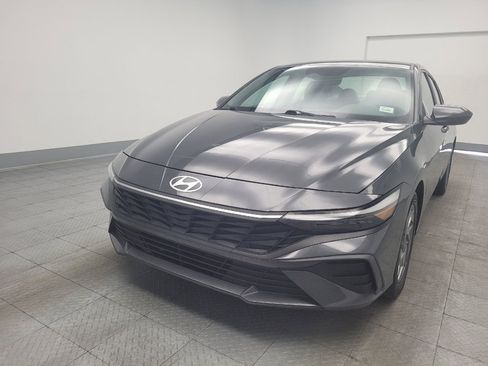 Used 2024 Hyundai Elantra SEL FWD image 15