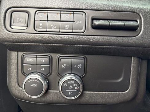 Used 2022 GMC Yukon Denali image 22