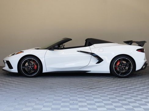 Used 2022 Chevrolet Corvette Stingray Premium Conv w/ Z51 Performance Package RWD image 8