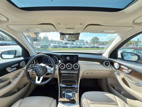 Used 2021 Mercedes-Benz GLC 300 GLC 300 image 2