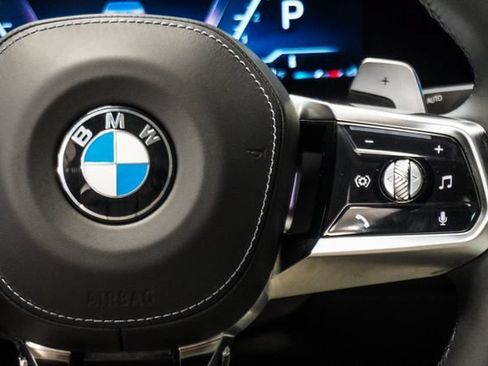 Used 2023 BMW 740i RWD image 14