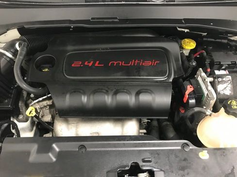 Used 2018 Jeep Compass Latitude w/ Cold Weather Group image 34