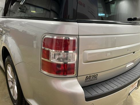 Used 2019 Ford Flex SE image 25