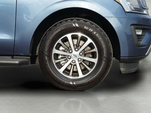 Used 2019 Ford Expedition XLT RWD image 4
