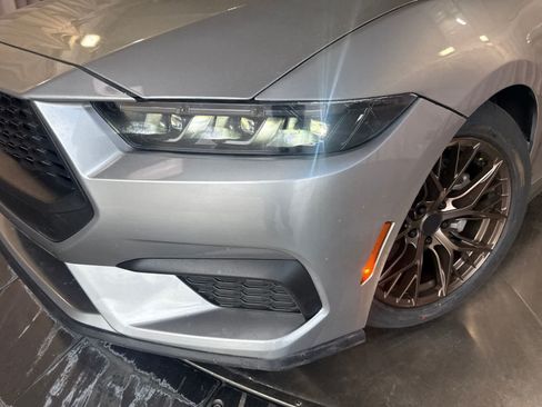 Used 2025 Ford Mustang Premium RWD image 9