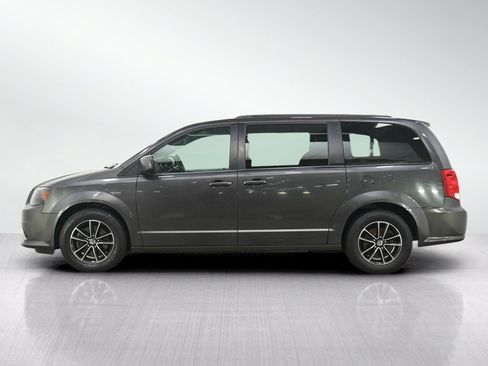 Used 2019 Dodge Grand Caravan GT FWD image 2