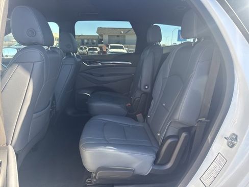 Used 2024 Buick Enclave Premium image 22
