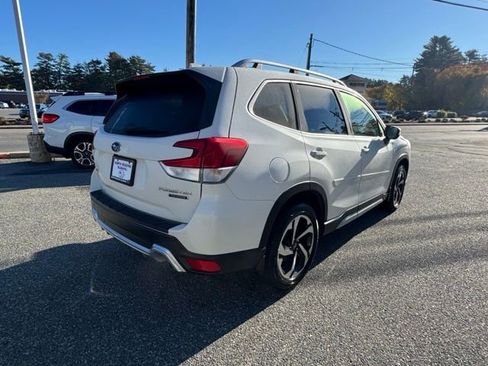 Used 2022 Subaru Forester Touring image 3