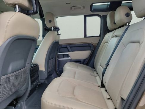 Used 2023 Land Rover Defender 110 S image 10