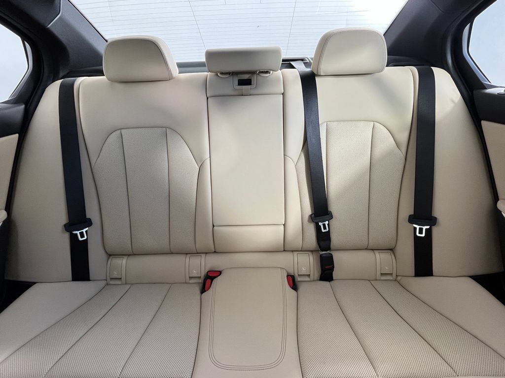 Used 2023 BMW 330i xDrive Sedan w/ M Sport Package AWD/4WD image 17