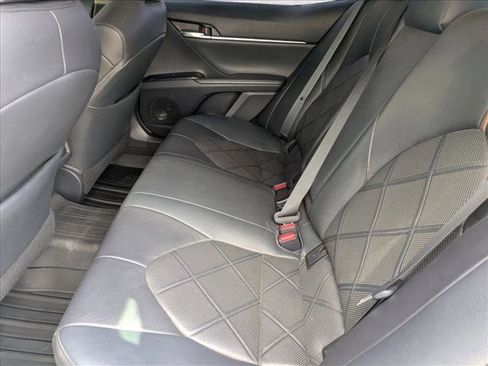 Used 2019 Toyota Camry XLE FWD image 17