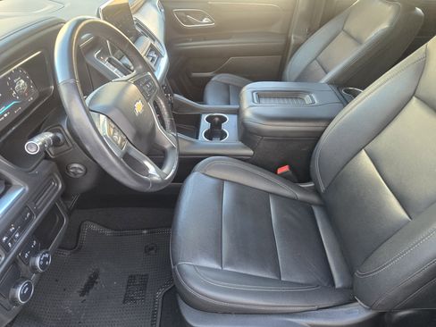 Used 2022 Chevrolet Suburban LT w/ Luxury Package image 9
