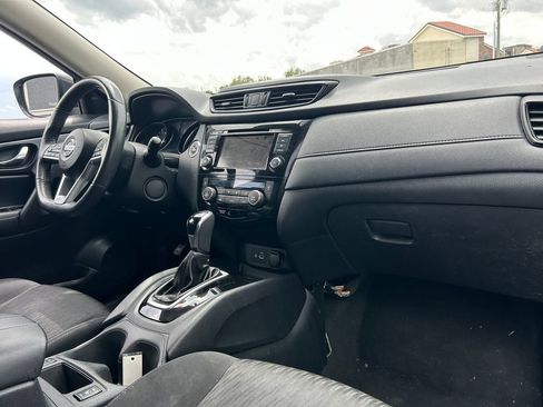 Used 2018 Nissan Rogue SV w/ Premium Package AWD/4WD image 31