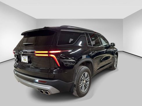 Used 2024 Chevrolet Traverse LT w/ Enhanced Driving Package AWD/4WD image 5