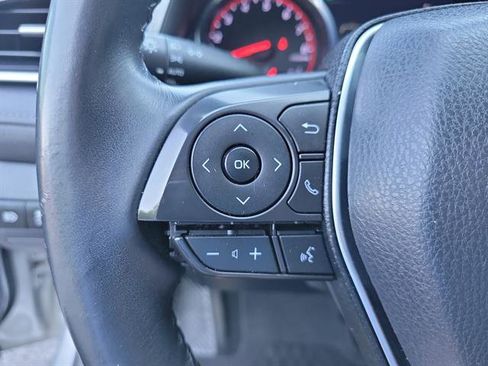 Used 2018 Toyota Camry XSE FWD image 17