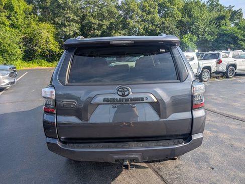 Used 2018 Toyota 4Runner SR5 AWD/4WD image 6