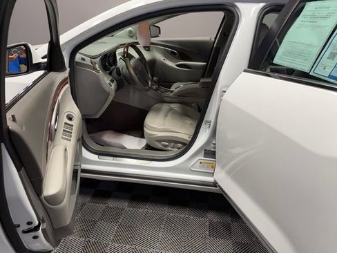 Used 2011 Buick LaCrosse CXS w/ Driver Confidence Package image 14