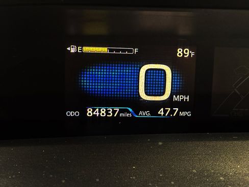Used 2016 Toyota Prius Three Touring FWD image 12