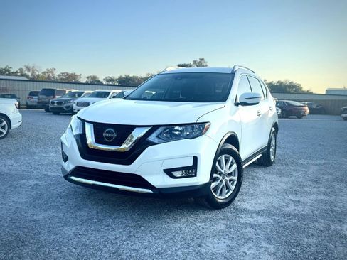 Used 2020 Nissan Rogue SV image 1