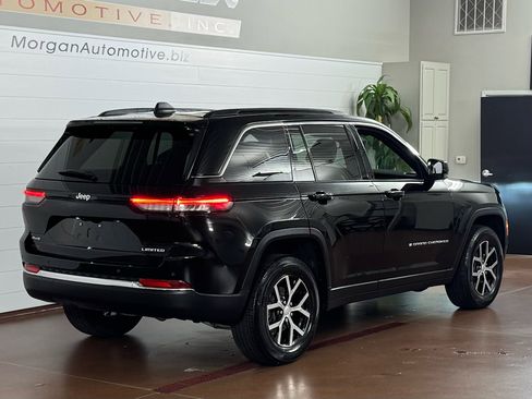 Used 2024 Jeep Grand Cherokee Limited image 3
