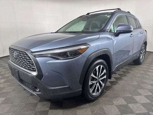 Used 2023 Toyota Corolla Cross XLE image 8