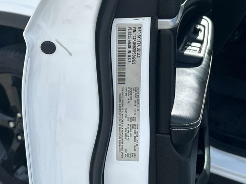 Certified 2023 Jeep Grand Cherokee Limited w/ Black Appearance Package AWD/4WD image 10