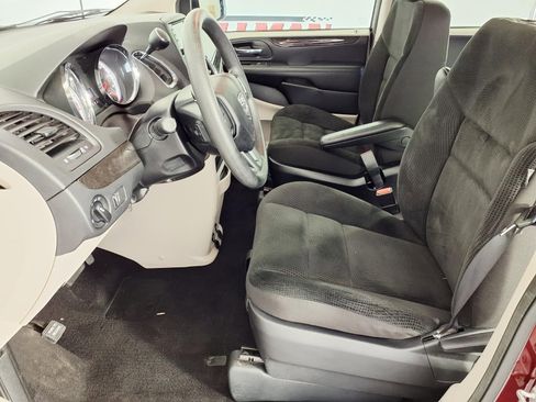 Used 2020 Dodge Grand Caravan SE image 17