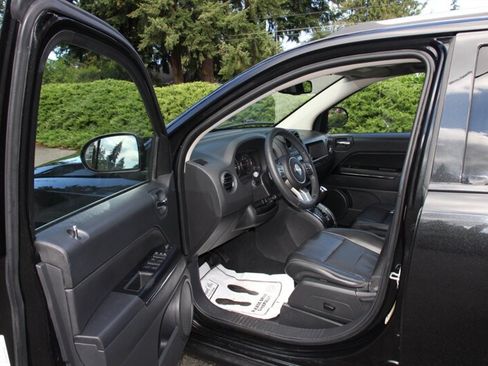 Used 2011 Jeep Compass Limited AWD/4WD image 5