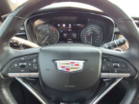 Used 2022 Cadillac XT6 Premium Luxury w/ Technology Package AWD/4WD image 24