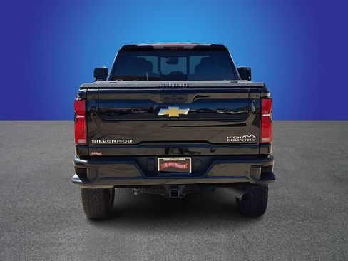 Used 2024 Chevrolet Silverado 2500 High Country w/ High Country Premium Package AWD/4WD image 5