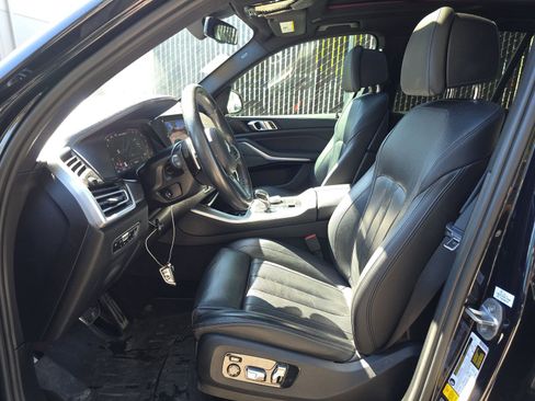 Used 2020 BMW X5 M50i w/ Premium Package image 10