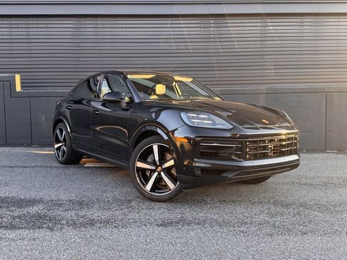 Certified 2025 Porsche Cayenne Coupe image 11