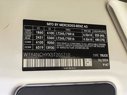 Used 2025 Mercedes-Benz Sprinter 2500 image 21