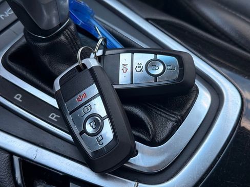 Used 2015 Ford Edge Titanium image 24