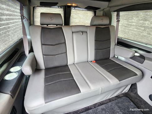 Used 2024 Chevrolet Express 2500 w/ Driver Convenience Package RWD image 4