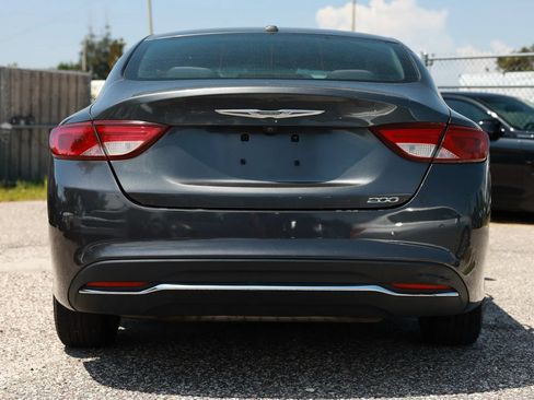 Used 2015 Chrysler 200 Limited w/ Convenience Group FWD image 4