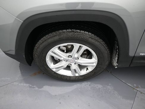 Used 2024 GMC Terrain SLE image 8