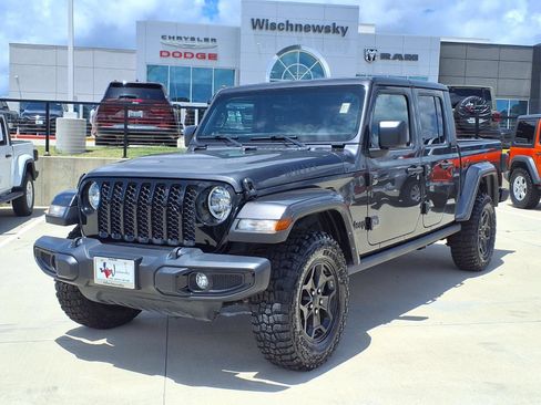 Used 2023 Jeep Gladiator Sport AWD/4WD image 3