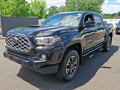 Certified 2023 Toyota Tacoma TRD Sport AWD/4WD image 3