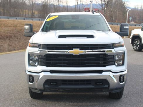 Used 2025 Chevrolet Silverado 2500 LT w/ Convenience Package image 2