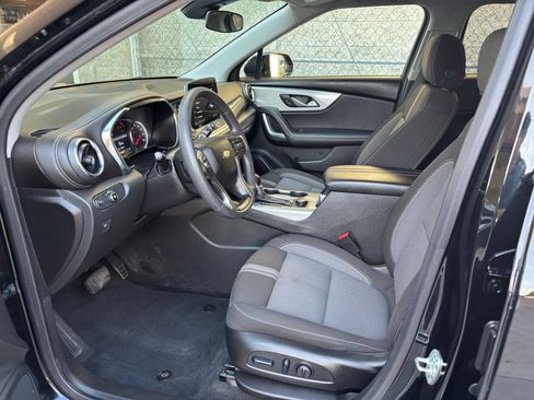 Used 2025 Chevrolet Blazer LT FWD image 27