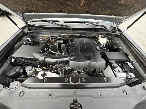 Used 2024 Toyota 4Runner TRD Off-Road Premium image 31